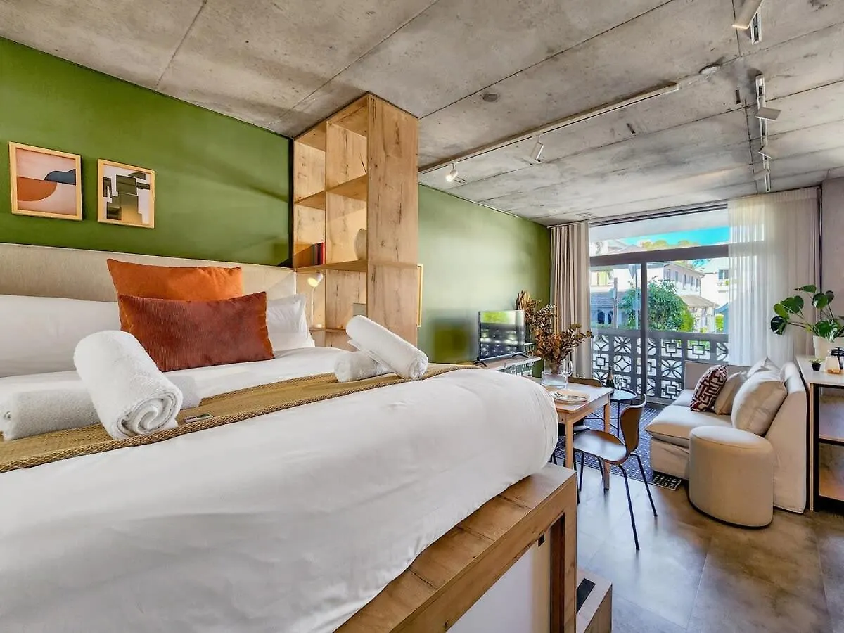 Oceanside, Modern Gem In Seapoint Apartment Cape Town