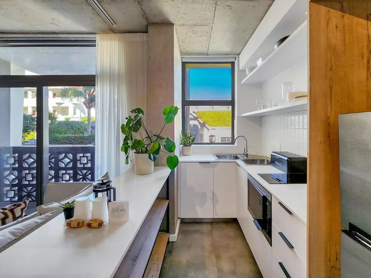 Oceanside, Modern Gem In Seapoint Apartment Cape Town