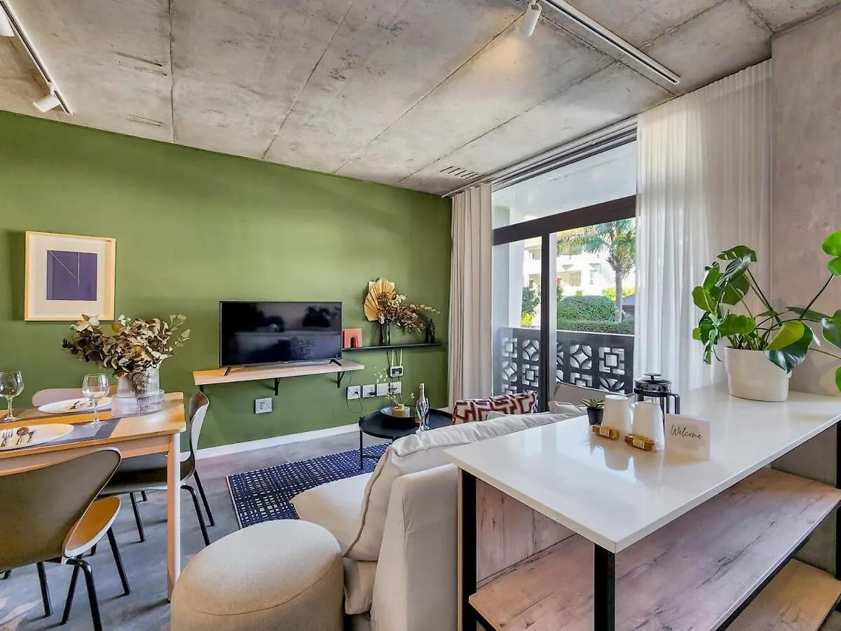 Oceanside, Modern Gem In Seapoint Apartment Cape Town