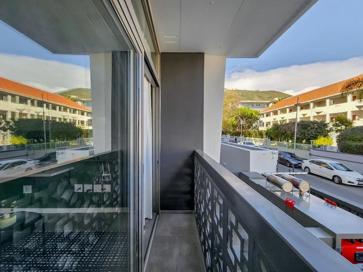 Oceanside, Modern Gem In Seapoint Apartment Cape Town 0*,  South Africa